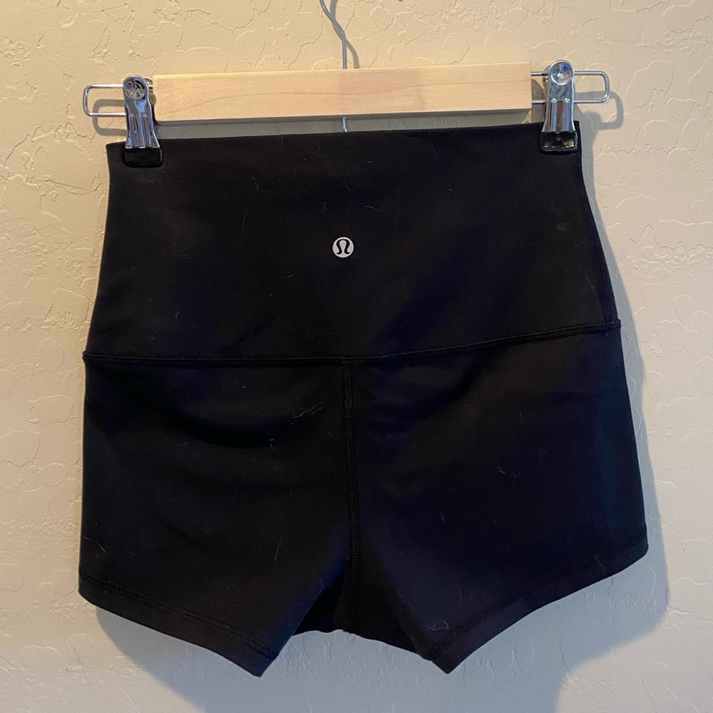Lulu Lemon Spandex/Legging Black Shorts